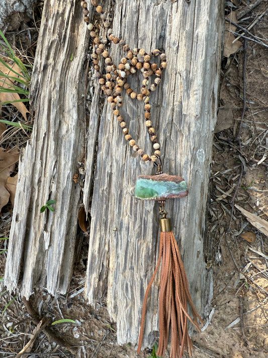 Chrysoprase Verde and Sandstone necklace