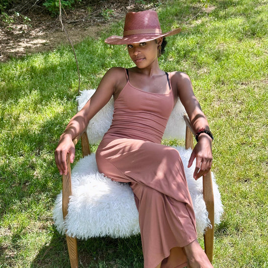 BURGUNDY LARGE BRIM TOQUILLA STRAW HAT