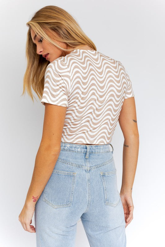 Short Sleeve Front Criss Cross Print Knit Top