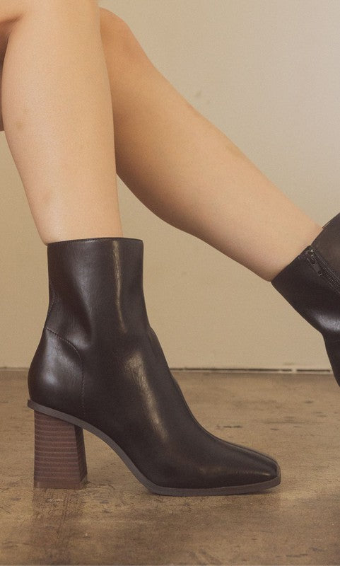 OASIS SOCIETY Vera - Square Toe Ankle Boots