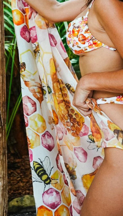 Nicolette Sarong in Oh, Honey