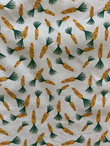 Carrots Bow Top