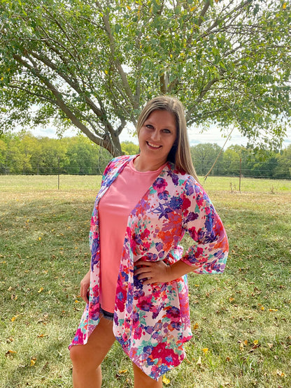 BRIGHT DAYS FLORAL KIMONO