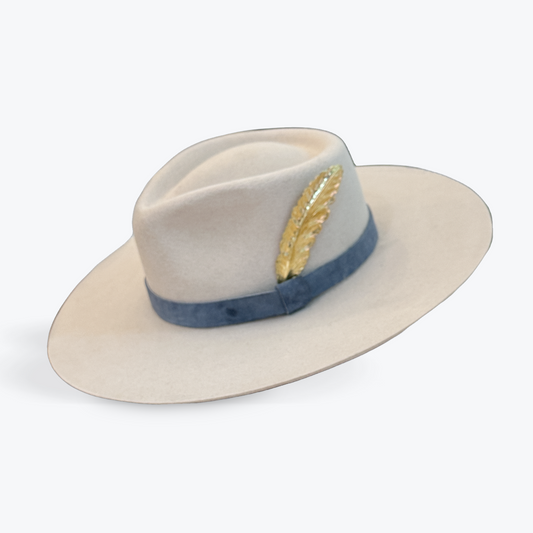 ALPACA SILVER  HAT FEATHER