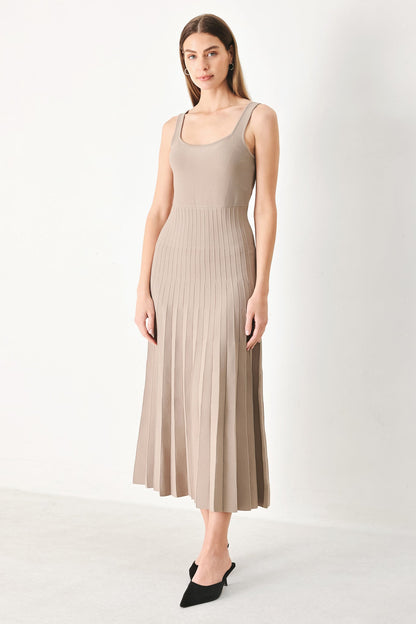 MONO FORM SWEATER KNIT MIDI DRESS