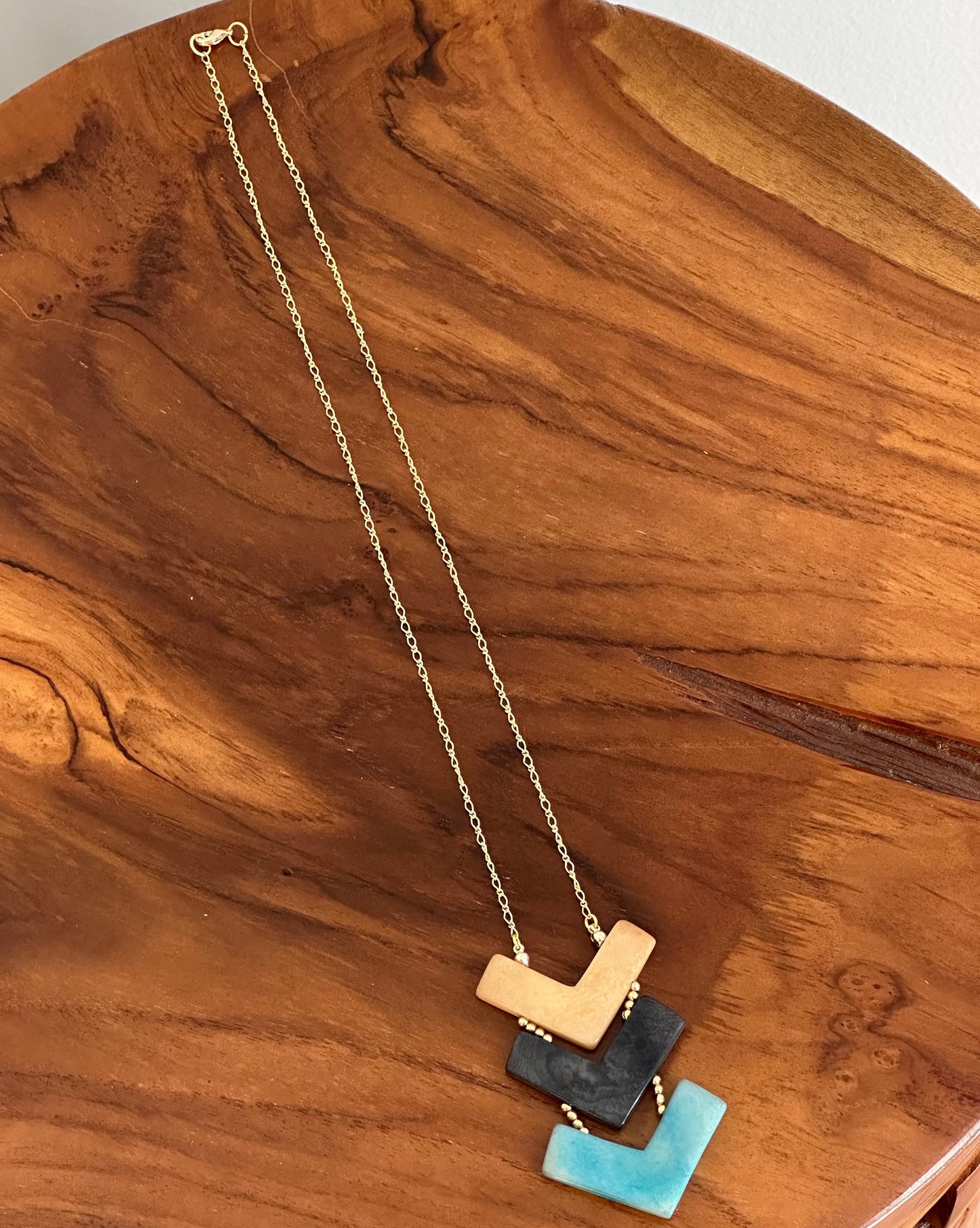 V NECKLACES