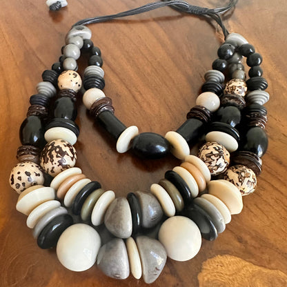 CHUNKY LAYER TAGUA NECKLACE