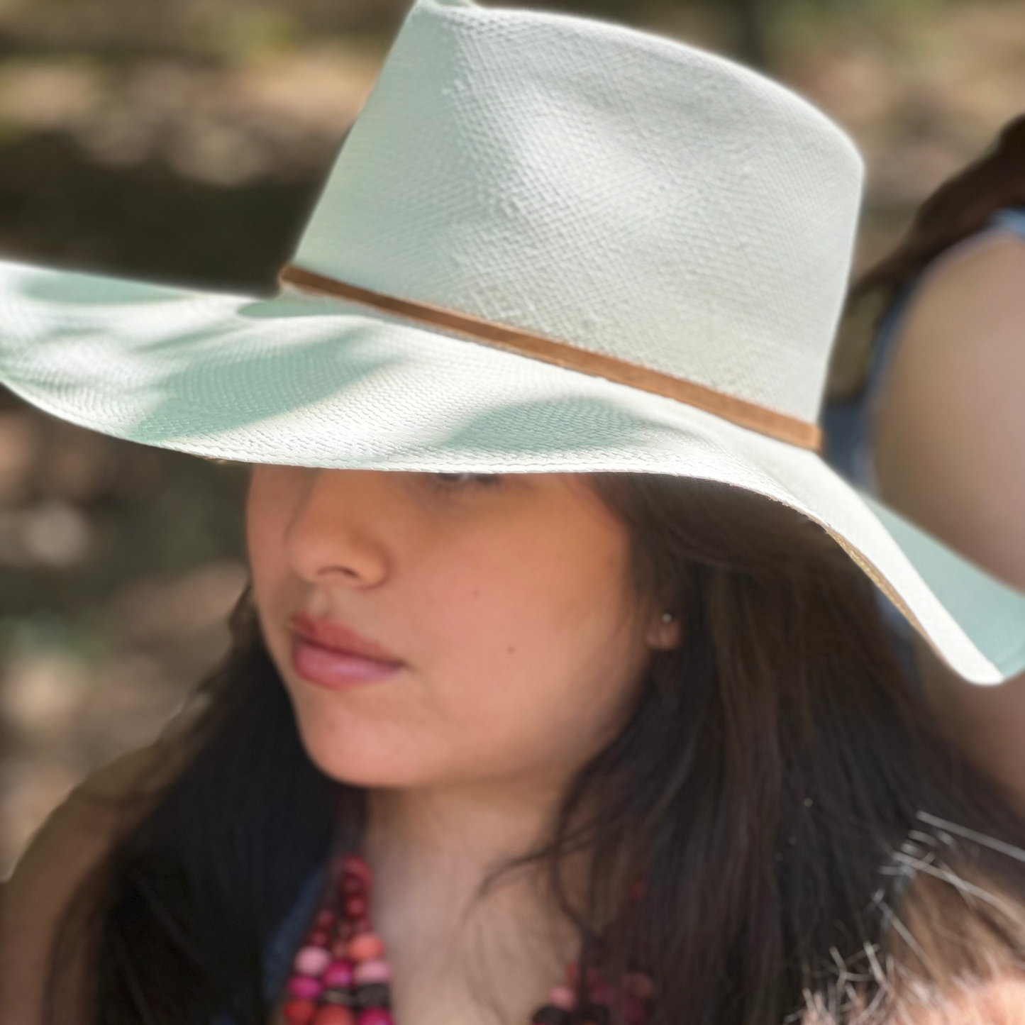 LARGE BRIM NATURAL STRAW HAT