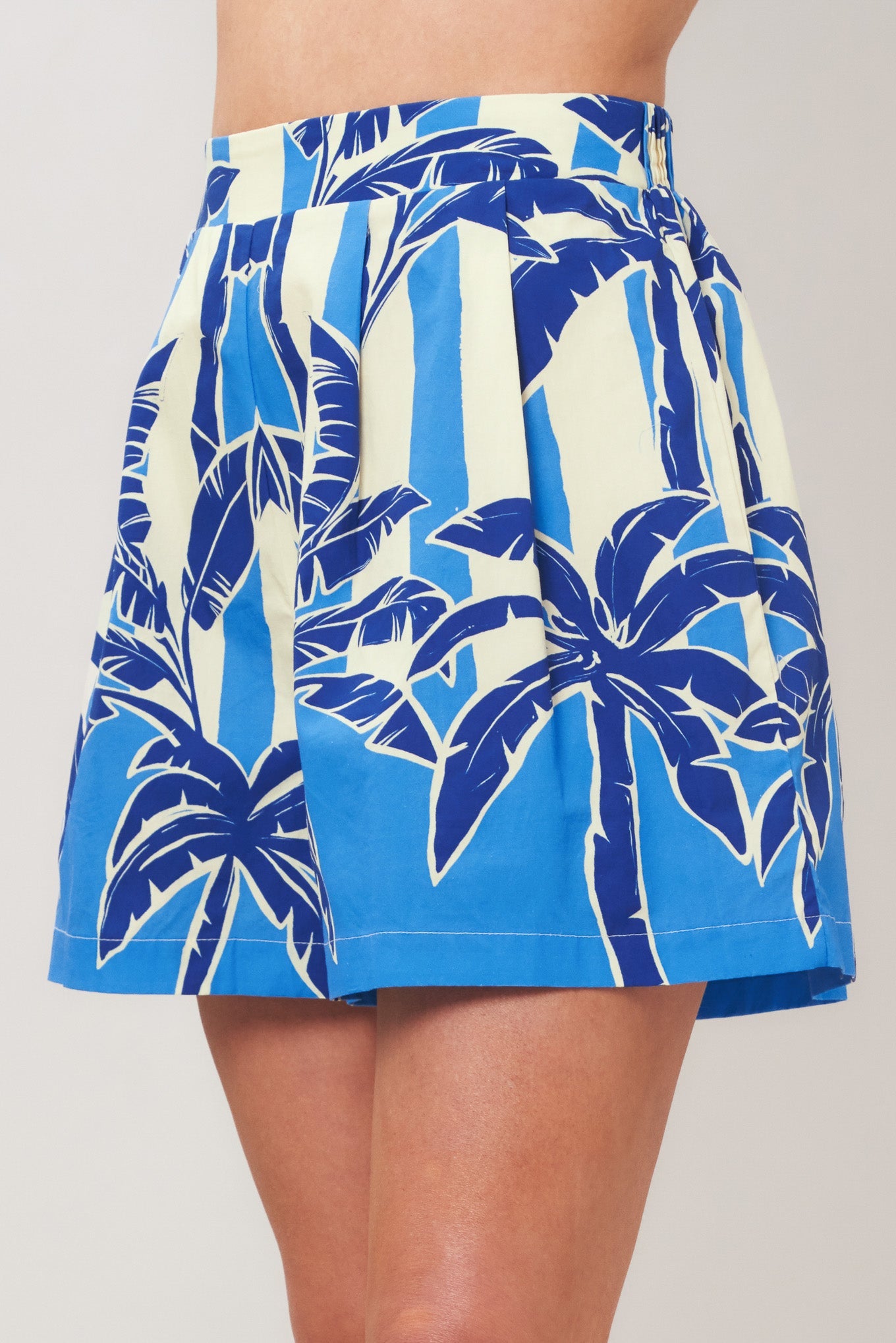 NOIR RESORT WOVEN SHORTS