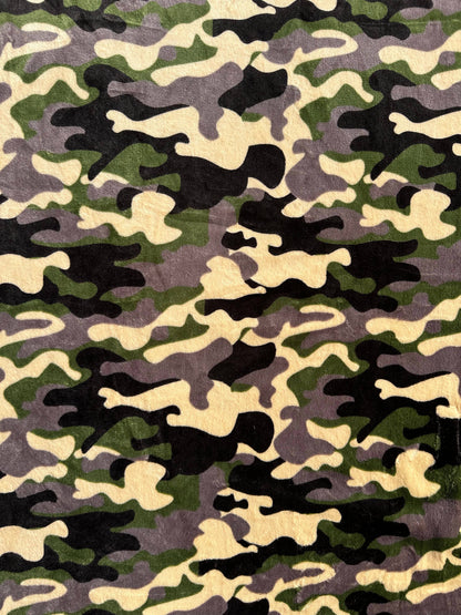 ARMY CAMOUFLAGE KING SIZE SUPER PLUSH BLANKET