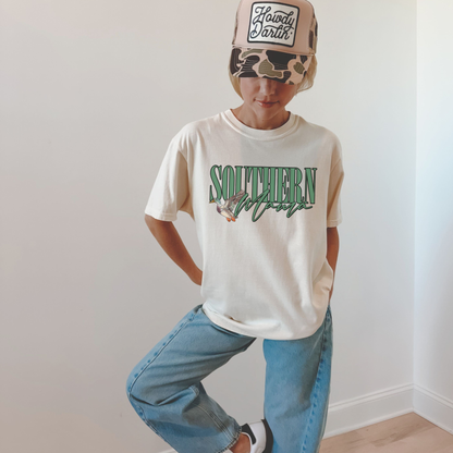 Southern Mama Tee – Duck Graphic Outdoorsy T-Shirt